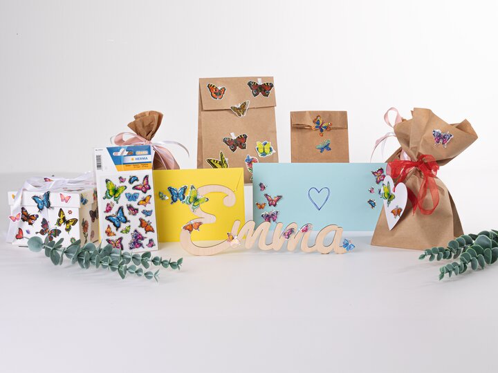 Stickers og klistremerker til dekorasjon og scrapbooking